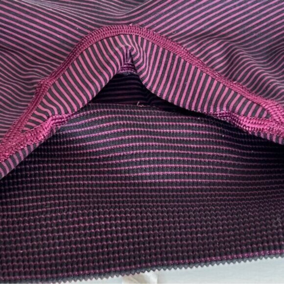 Lululemon   Bordeaux Stripe Womens Sz 2  Ebb to Train Tight - Picture 16 of 16